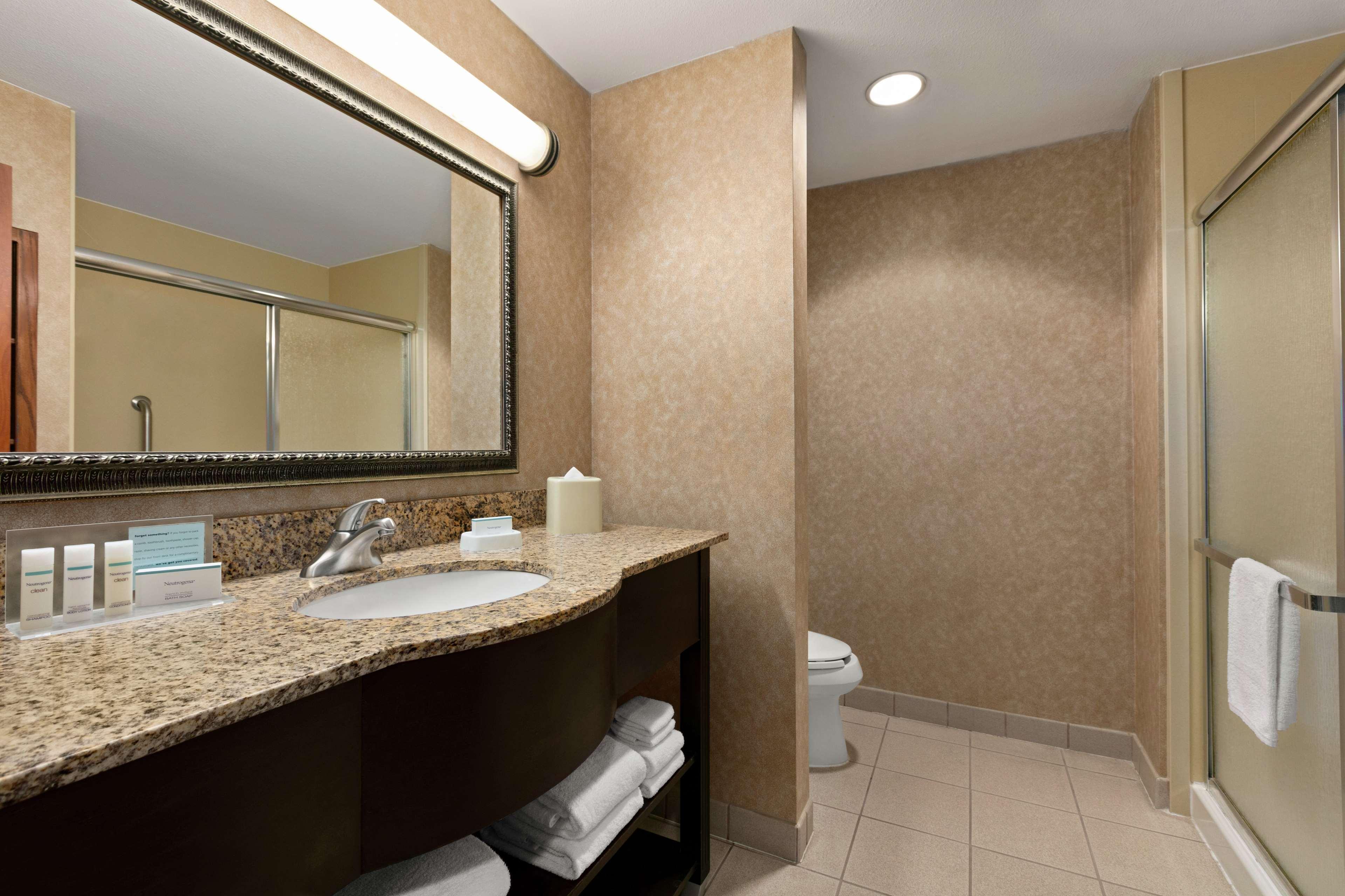 Hampton Inn & Suites Lawton Exterior photo