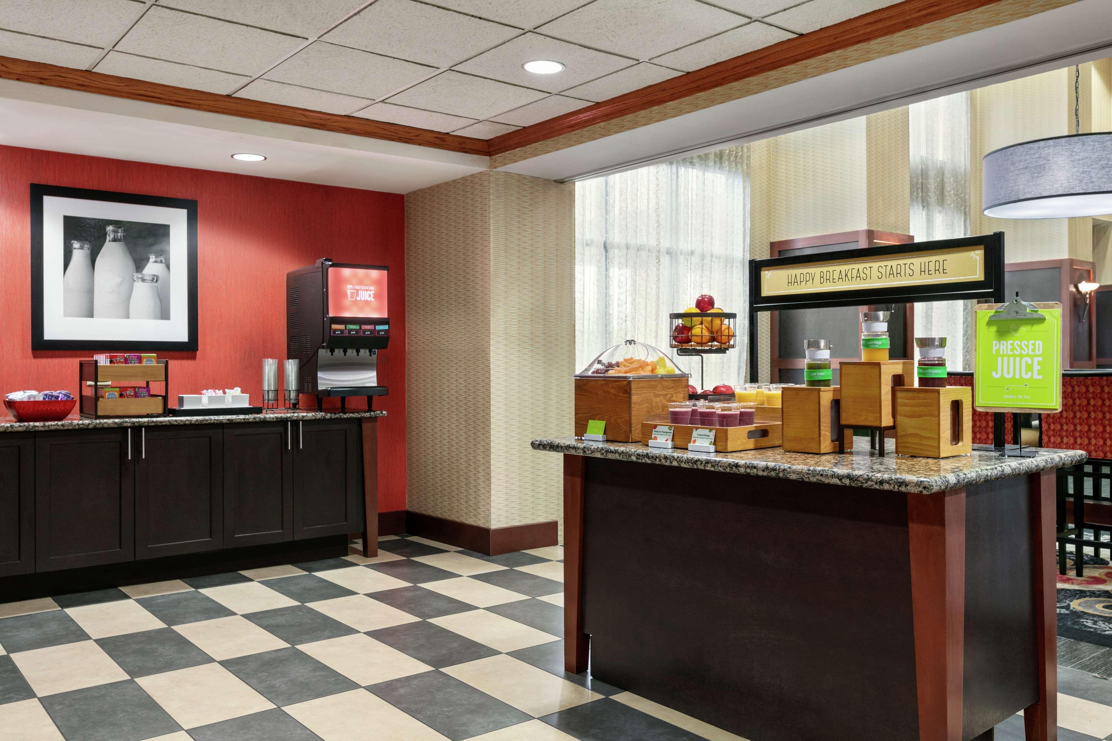 Hampton Inn & Suites Lawton Exterior photo