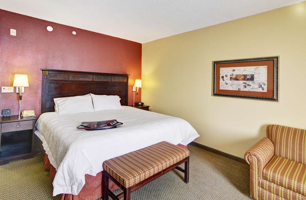 Hampton Inn & Suites Lawton Room photo